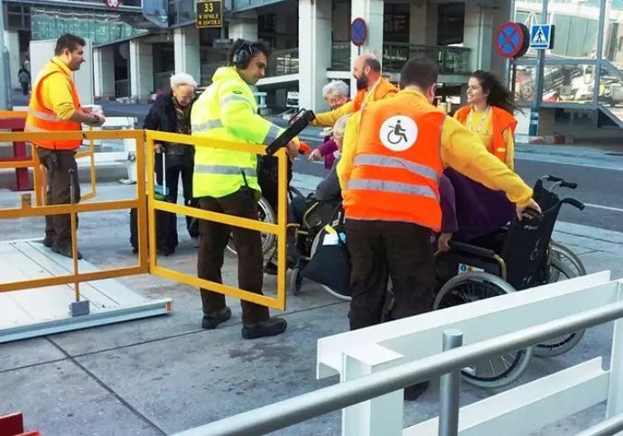 punto recogida movilidad reducida aeropuerto málaga